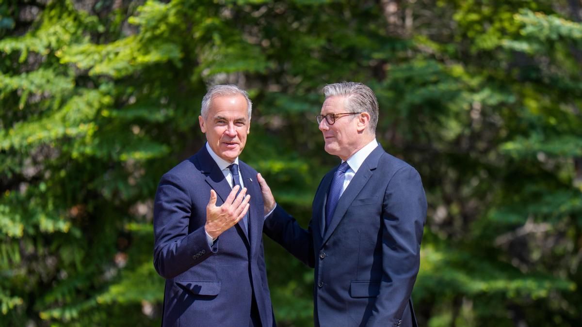 El primer ministro de Canadá, Mark Carney, junto a su homólogo británico durante la última reunión del G7 en junio.
