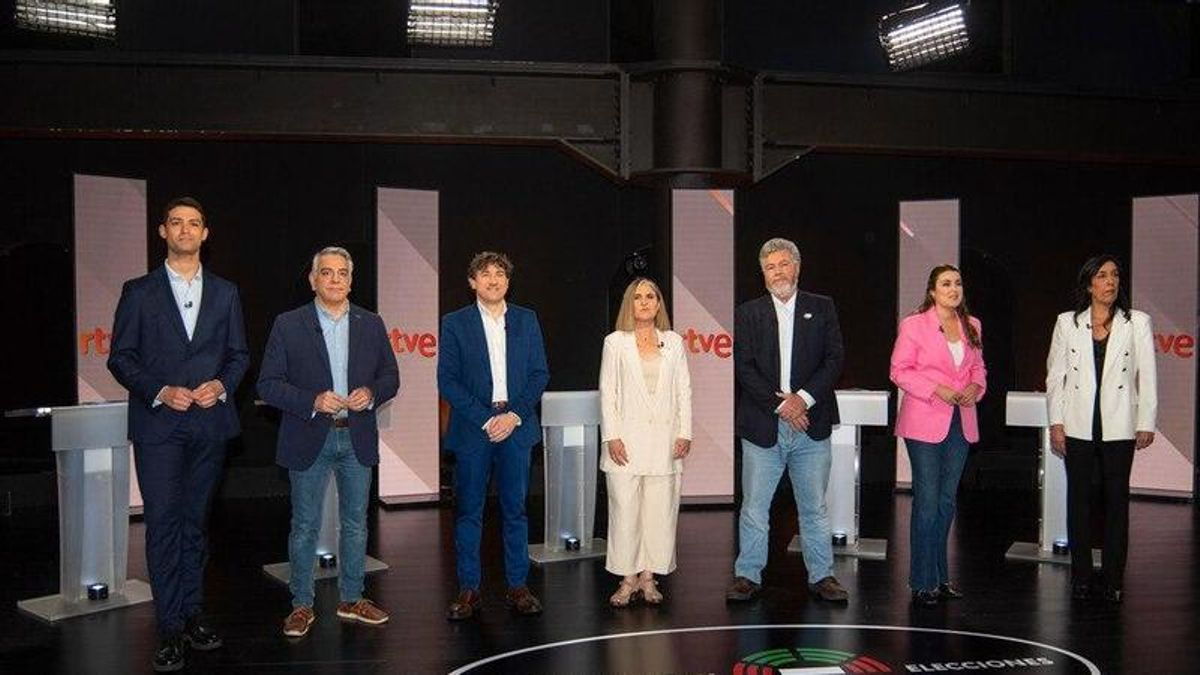Primer debate en la campaña vasca con la ausencia de Pradales y Otxandiano