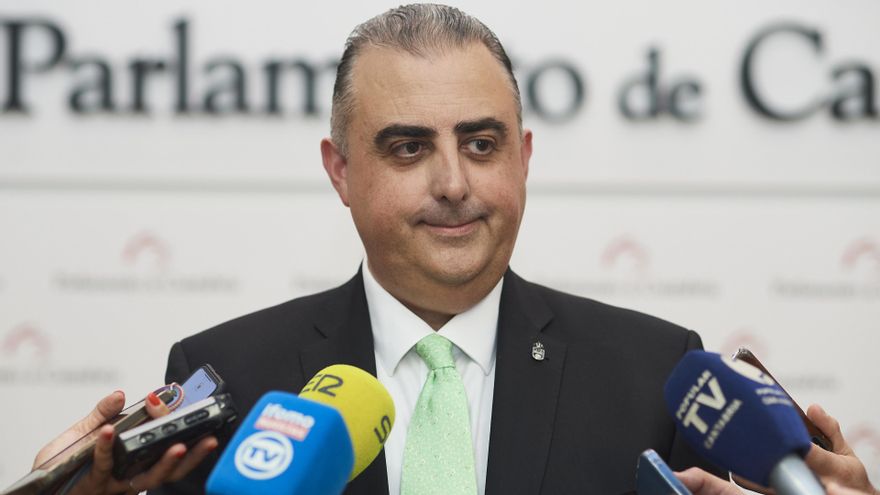 El consejero Fomento, Ordenación del Territorio y Medio Ambiente del Gobierno de Cantabria, Roberto Media.