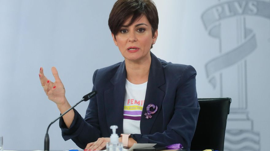 La ministra de Política Territorial y portavoz del Gobierno, Isabel Rodríguez García, durante la rueda de prensa. EFE/ Fernando Alvarado