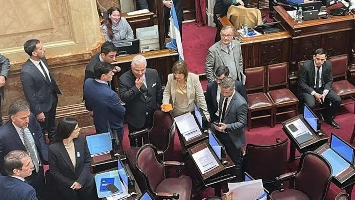 El oficialismo no dio quórum en el Senado para impedir que se trate el pedido de interpelación a Adorni