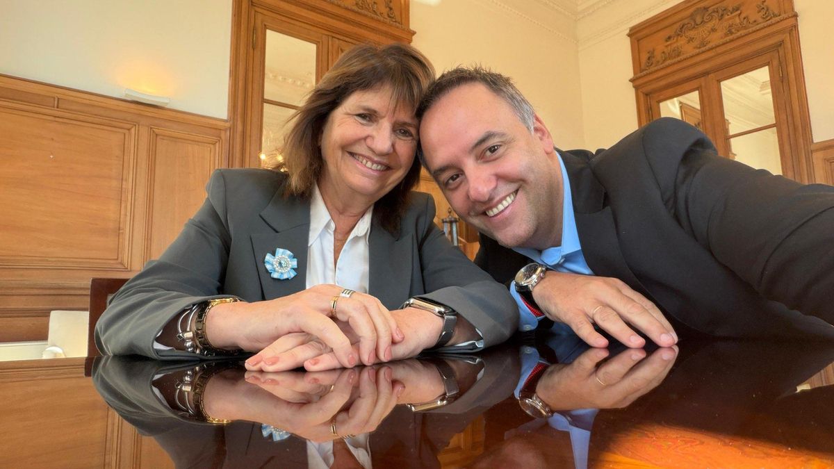 Adorni retoma su agenda y redobla reuniones para blindar su continuidad