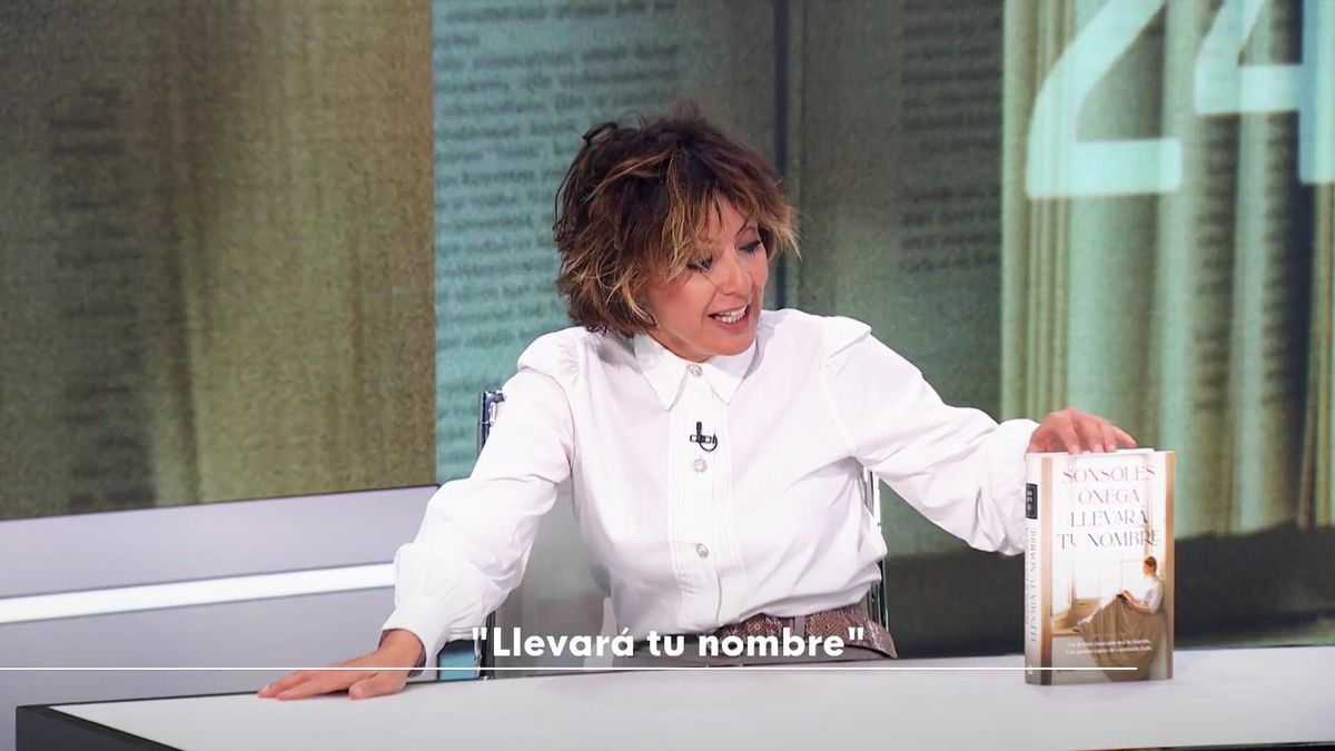 Sonsoles Ónega se cuela unos minutos en RTVE para promocionar su libro: "Me hubiera encantado ser Mada Riva"