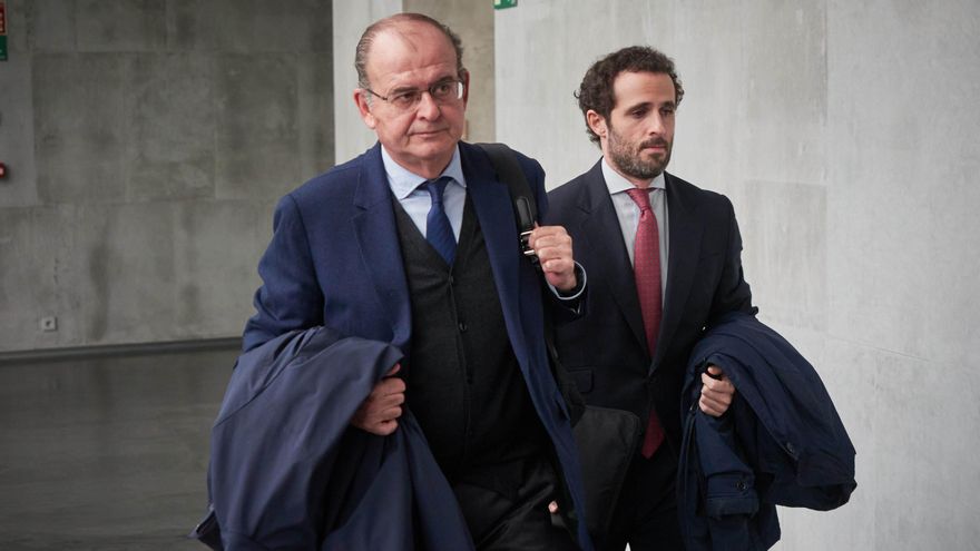 El exdirectivo de Acciona imputado por el 'caso Cerdán' se niega a dar explicaciones en la comisión navarra