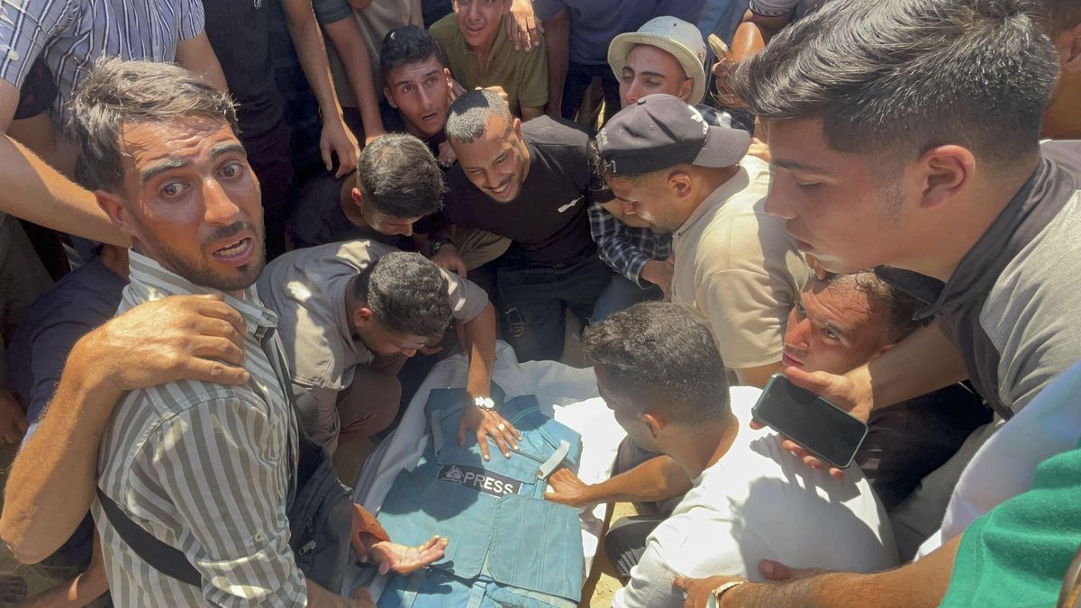 Imagen del 25 de agosto de 2025 de uno de los periodistas muertos en el ataque al Hospital Nasser, en Gaza.