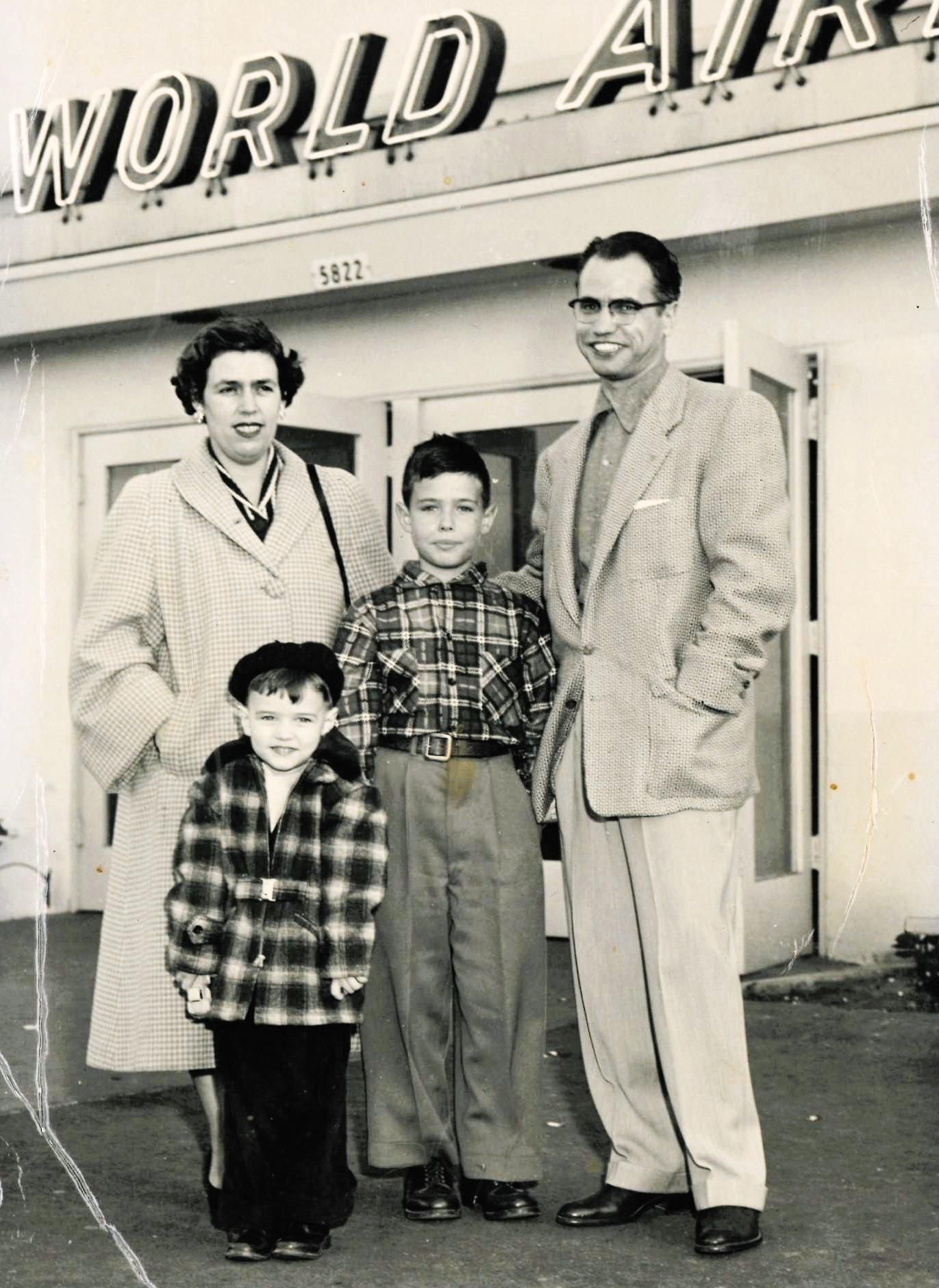 Armando del Moral con su familia americana