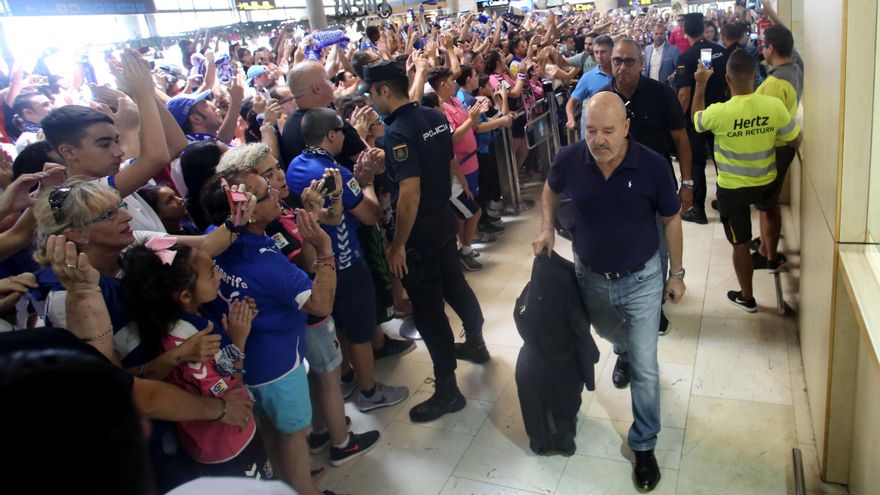 Las peñas del CD Tenerife piden la dimisión de Miguel Concepción tras su condena
