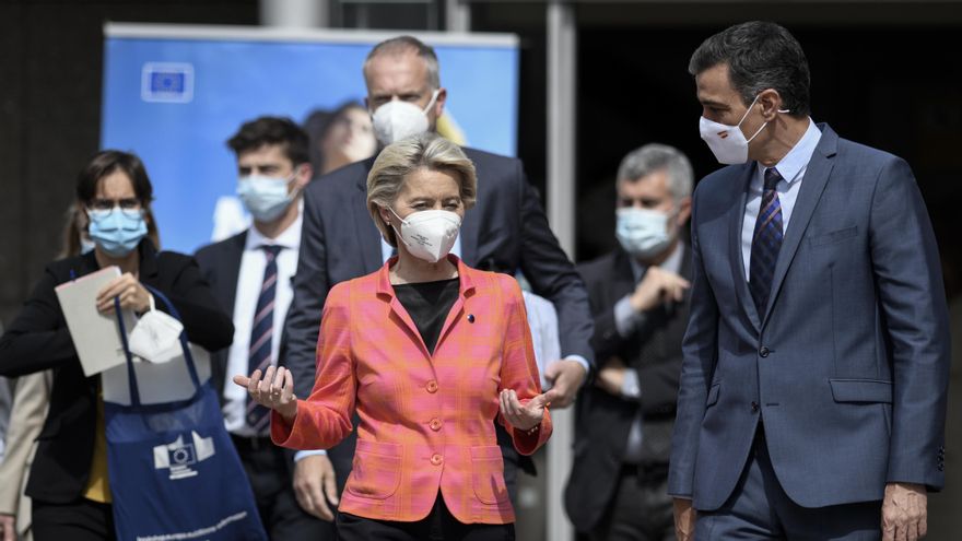 El presidente del Gobierno, Pedro Sánchez, y la presidenta de la Comisión Europea, Ursula von der Leyen.