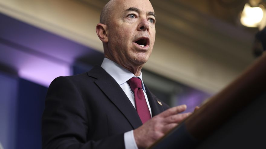 Asesores de Biden visitaron la frontera con México ante el auge migratorio