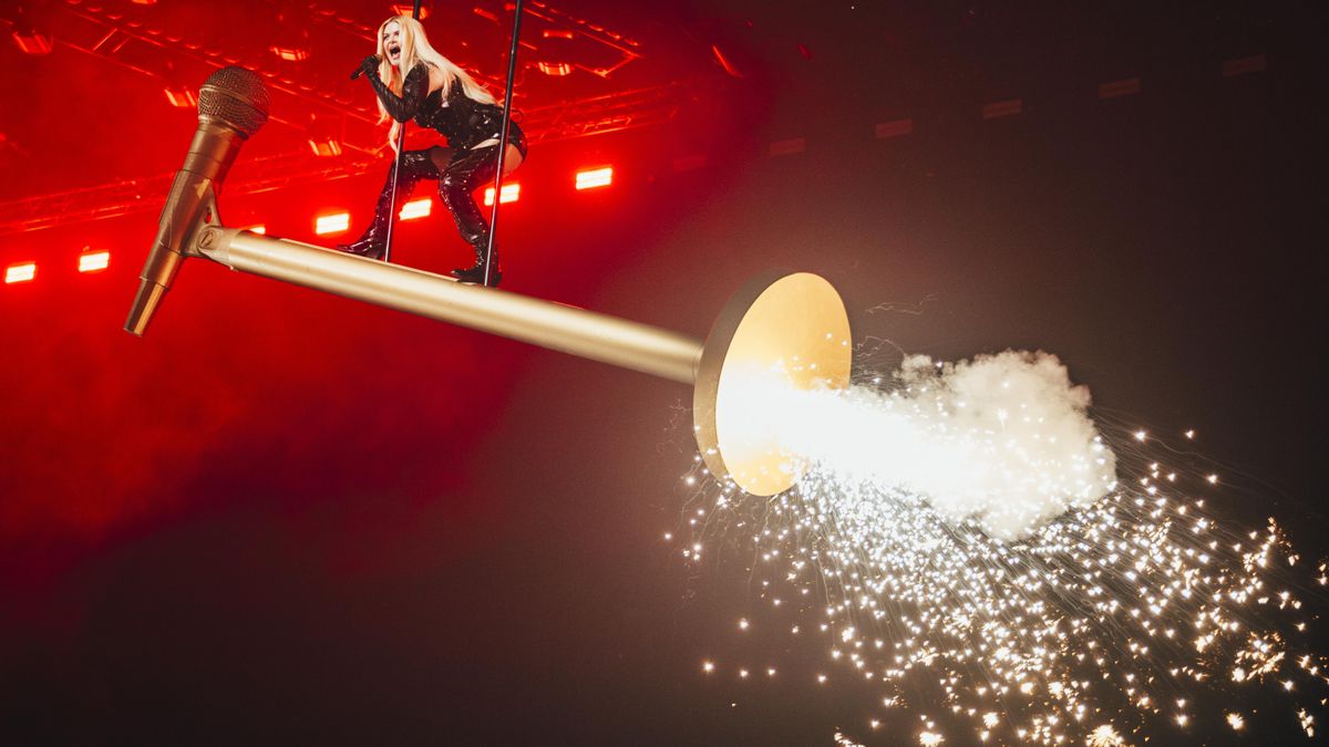 Erika Vikman en su actuación de Eurovision 2025
