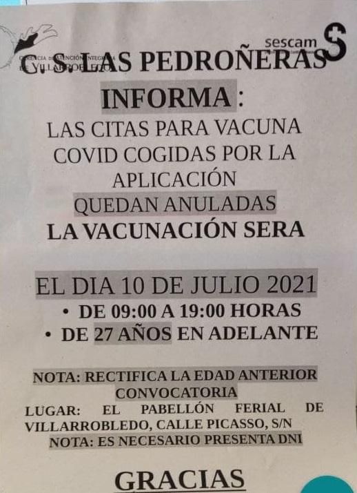 Cartel en un centro de salud en Las Pedroñeras (Cuenca) tras entrar en vigor la autocita de vacunas