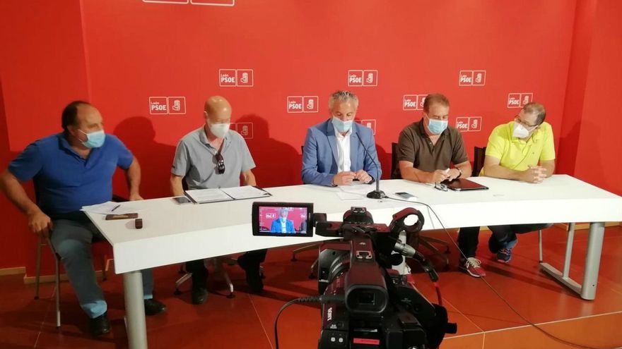 Rueda de prensa de algunos alcaldes socialistas de la comarca.