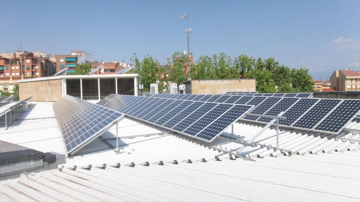 La patronal de renovables advierte que la falta de ayudas de la Generalitat pone en riesgo nuevas instalaciones de autoconsumo