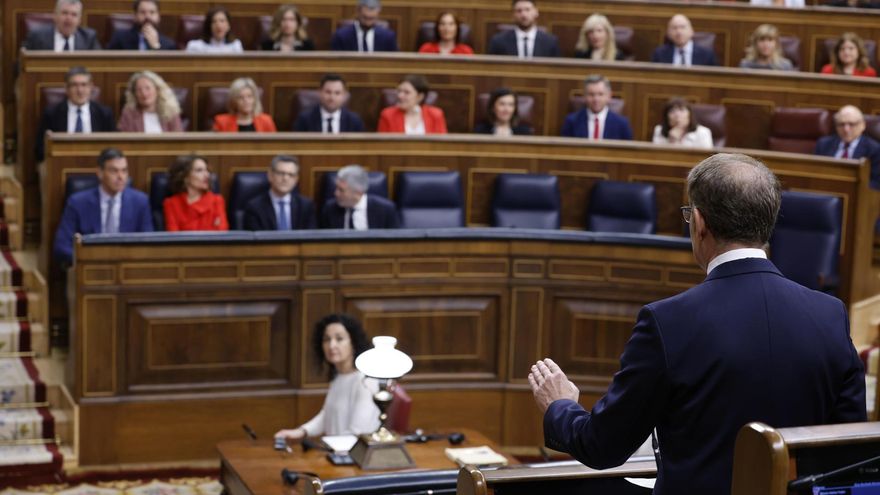 Feijóo amenaza con una investigación en el Senado a la mujer de Sánchez en pleno escándalo de Ayuso y su pareja