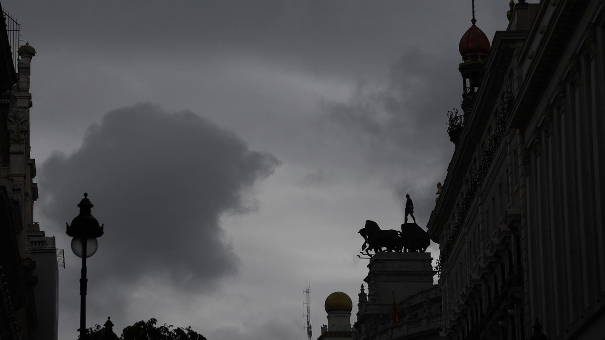 Otra jornada de tormentas en Madrid, pero sin avisos y con subida de temperaturas