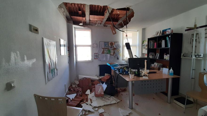 El PSOE preguntará en el Parlamento por el estado del centro de salud de Reinosa tras caerse un techo