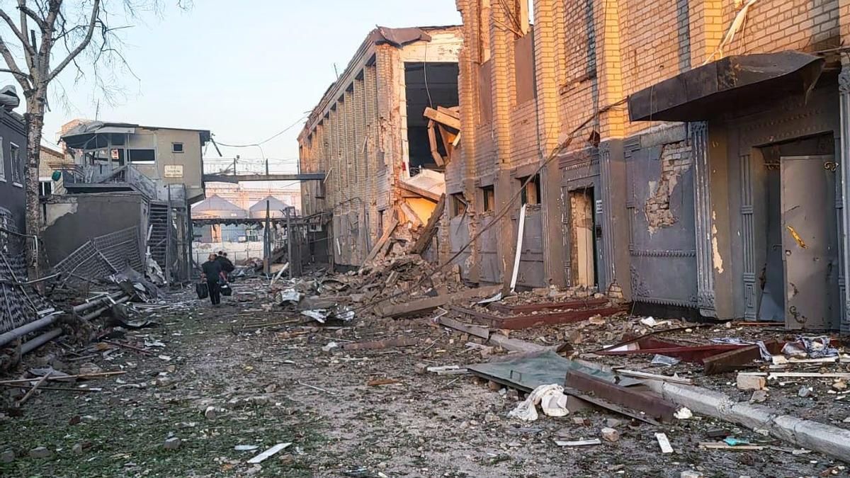 Al menos 17 muertos en un ataque ruso en un centro penitenciario en el sureste de Ucrania