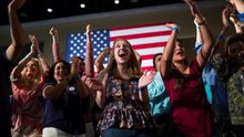 Las mujeres solteras fueron la clave del triunfo de Barack Obama y ahora se alinean detrás de Bernie Sanders.