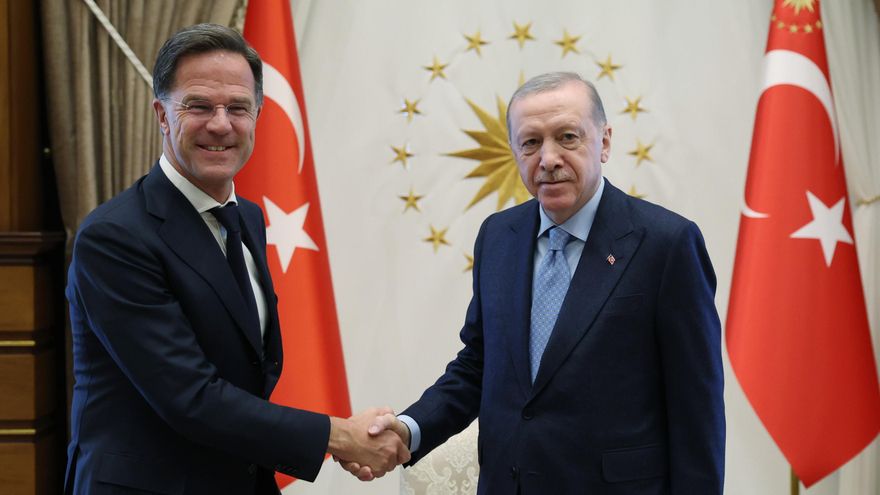Erdogan dice a Rutte que la OTAN no debe ser parte de la guerra de Ucrania
