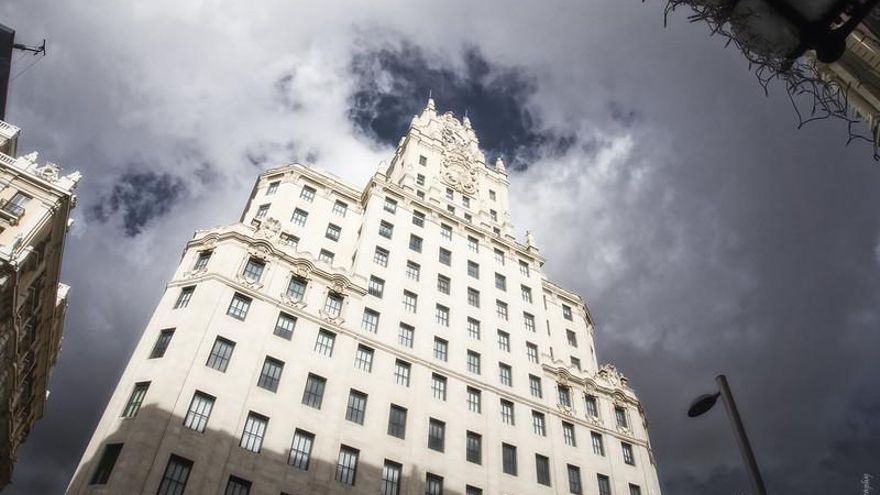 Telefónica baraja la venta de su histórico edificio en la Gran Vía de Madrid