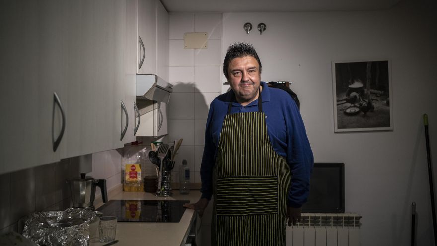 Manuel, en la cocina que utiliza todos los días