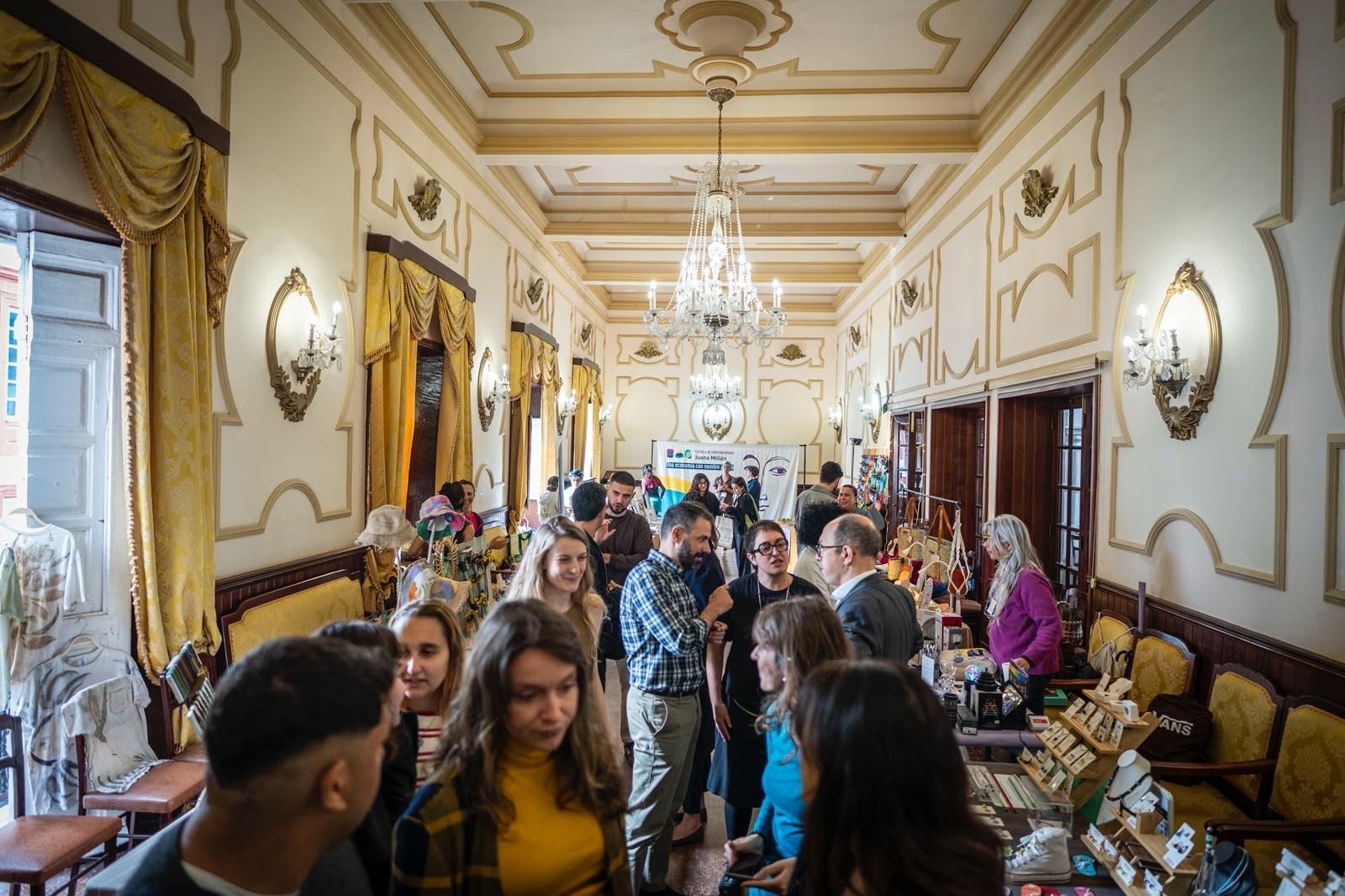 Quince emprendedoras convierten Santa Cruz de La Palma en escaparate del talento femenino.