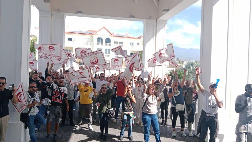 Los sindicatos estudian convocar una nueva huelga en la hostelería en la provincia tinerfeña en pleno verano