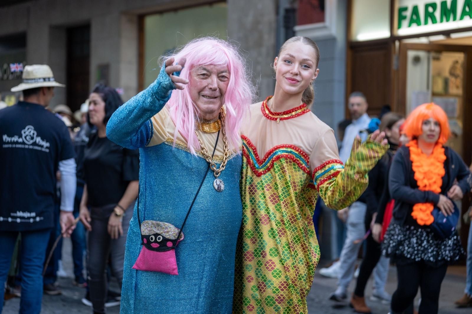 Desfile de Embajadores y Grandes Personalidades. En la imagen, Sosó vestido de sirena.