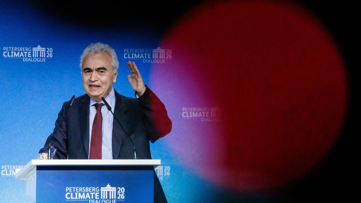 La AIE prevé que la caída de la demanda de petróleo por el cierre de Ormuz se concentre en el segundo trimestre