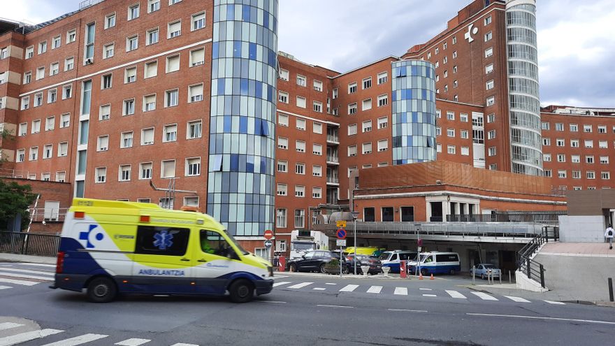 Euskadi registra en una semana una subida del 40% en los ingresos por COVID-19