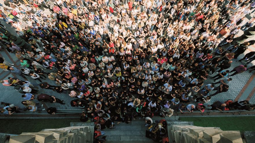 Zetak paraliza la Gran Vía de Bilbao para presentar dos conciertos en San Mamés: "El euskera merece macroeventos"