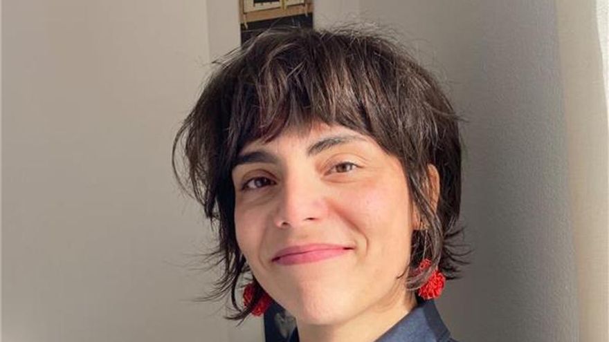 María Agúndez, escritora: “No somos conscientes de cómo nuestros cuerpos pueden llegar a enfermarse por el trabajo”