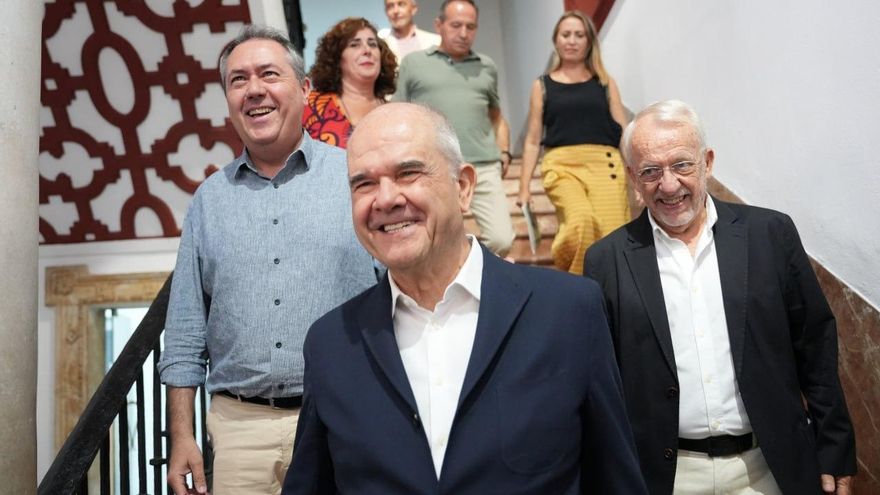 El regreso de Chaves saca al PSOE andaluz de la gran desolación y abre un nuevo rumbo: "¡Recuperad la autoestima!"