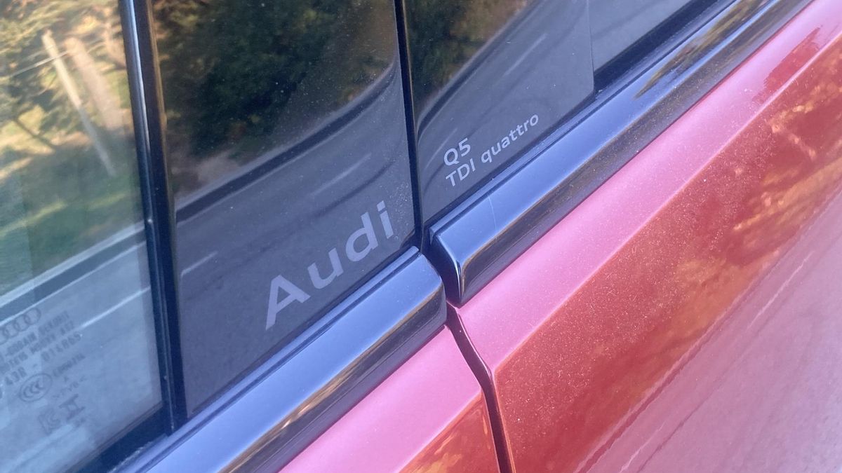 Mención de la variante diésel con tracción total.