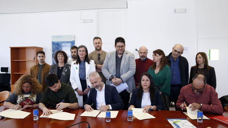 Educación y sindicatos firman el acuerdo de la adecuación retributiva del profesorado