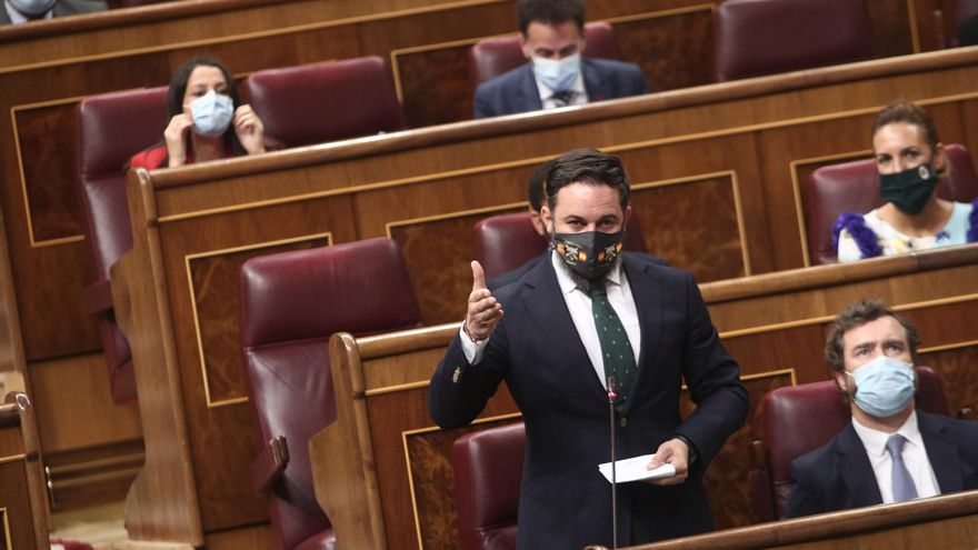 Archivo - El líder de Vox, Santiago Abascal, interviene en un Pleno del Congreso.