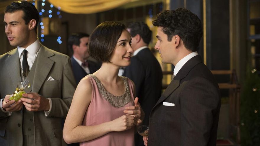 Nadia de Santiago en la segunda temporada de Las chicas del cable