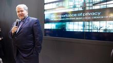 Phil Zimmermann en el lanzamiento del Blackphone en 2014