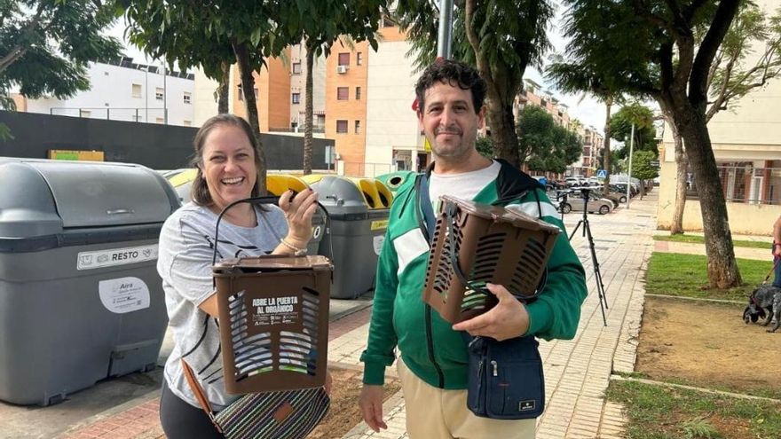 Los residuos orgánicos, al contenedor marrón: Alcalá de Guadaíra impulsa la recogida selectiva con una campaña "puerta a puerta"