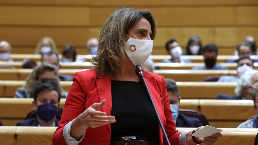 La ministra de Transición Ecológica y Reto Demográfico, Teresa Ribera, durante una sesión de control en el pleno del Senado este martes en Madrid. EFE/Kiko Huesca