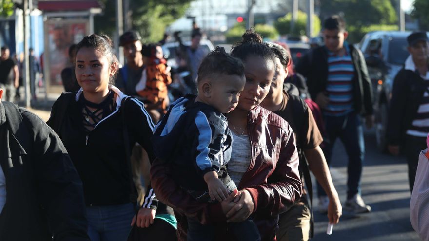 El Salvador presenta una estrategia para la atención de mujeres migrantes retornadas