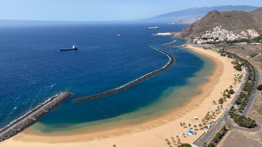 Reabiertos los estacionamientos de las playas de Las Teresitas y Las Gaviotas