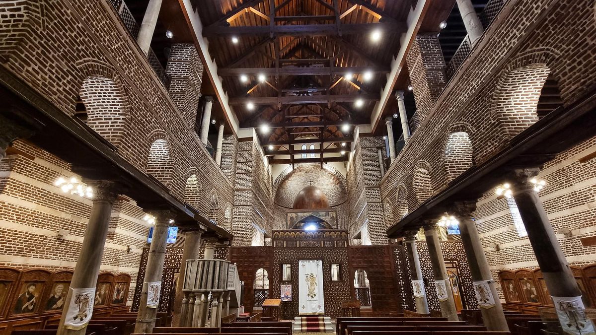 Maravilla hecha en ladrillo. Interior de la Basílica de los santos San Sergio y San Baco. Barrio Copto de El Cairo.