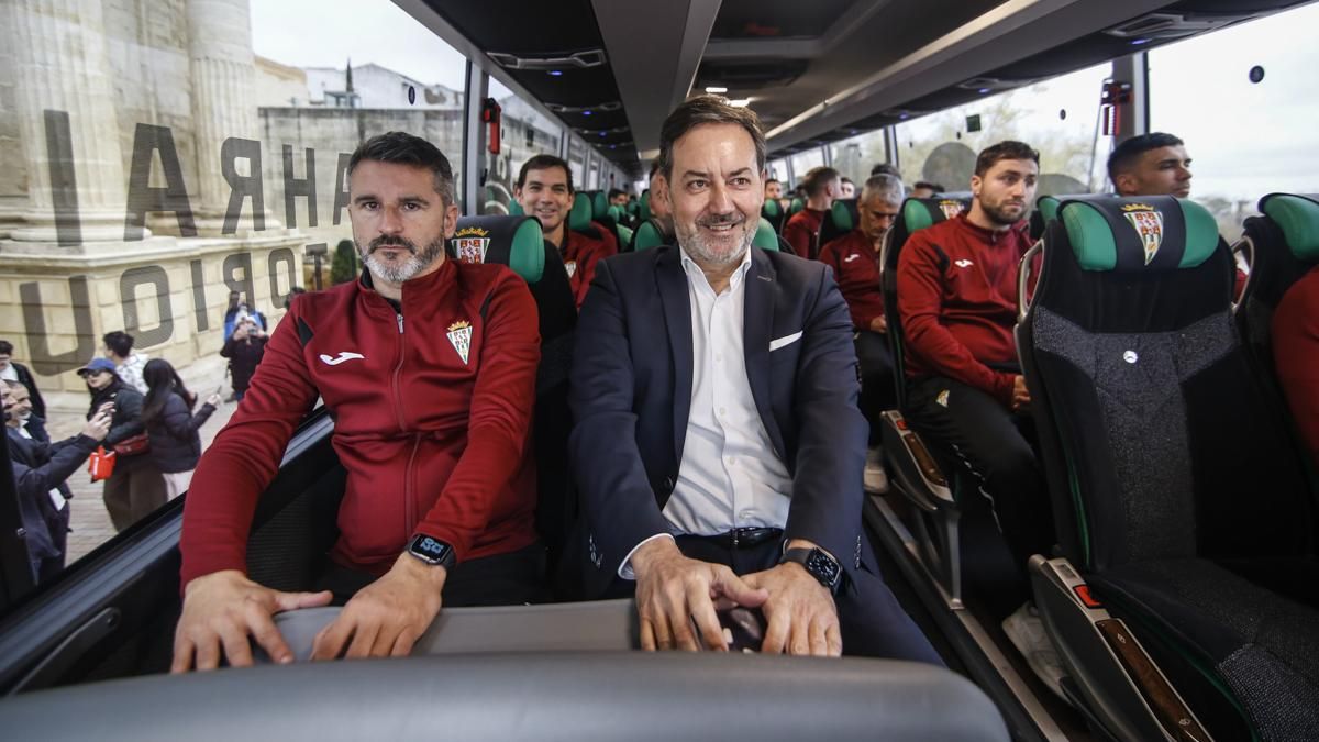 Presentación del nuevo autobús del Córdoba CF