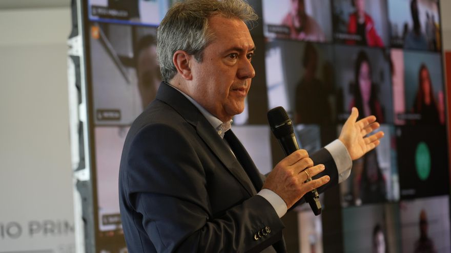 Médico en 48 horas, bajada de ratio escolar y una Agenda Feminista: las 10 promesas prioritarias de Juan Espadas