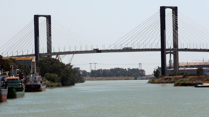 Archivo - Puente del Centenario de Sevilla.