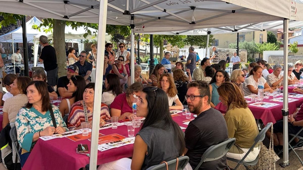 La primera edición de ‘Menudo Mercado’ llena Clavijo de gastronomía, patrimonio y buen ambiente