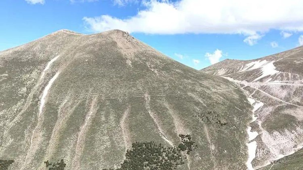 El deshielo desvela una posible ciudad-templo situada a 2.500 metros de altitud en el monte Lifos