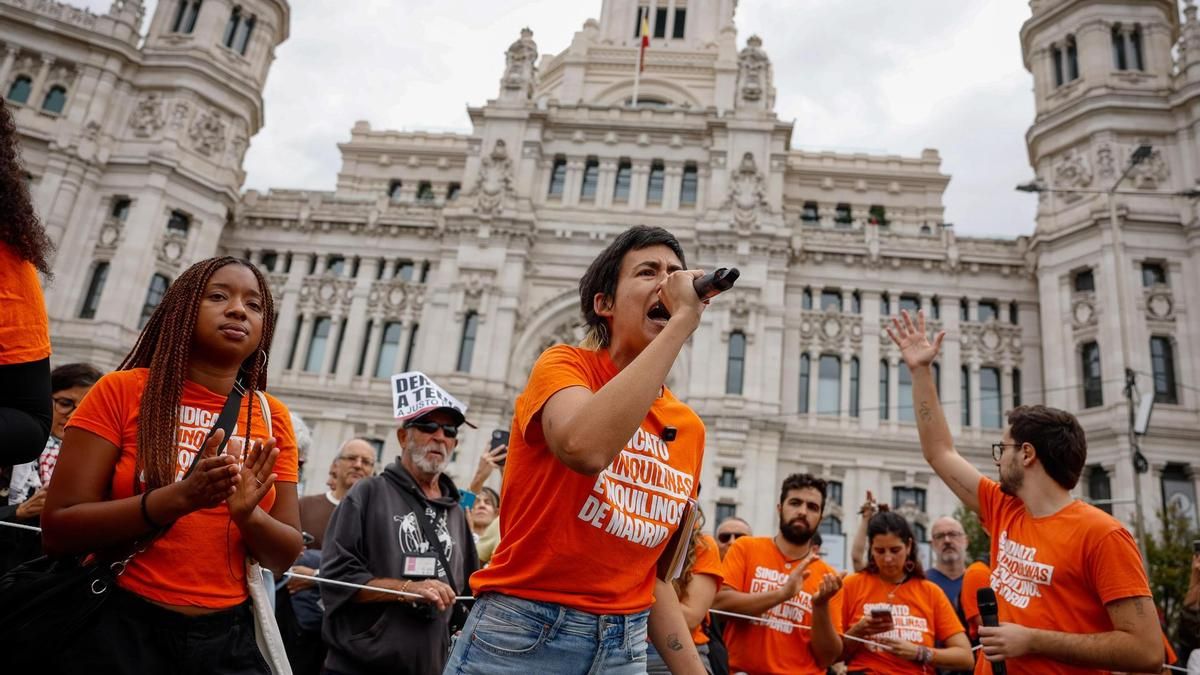 Aluvión de afiliaciones en el Sindicato de Inquilinas por la crisis de vivienda: "No tengáis miedo, os vais a quedar en vuestros pisos"