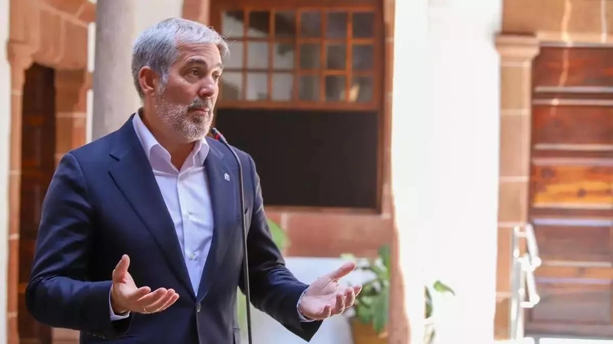 Clavijo: "El Gobierno canario, siempre al lado de La Palma para la recuperación total